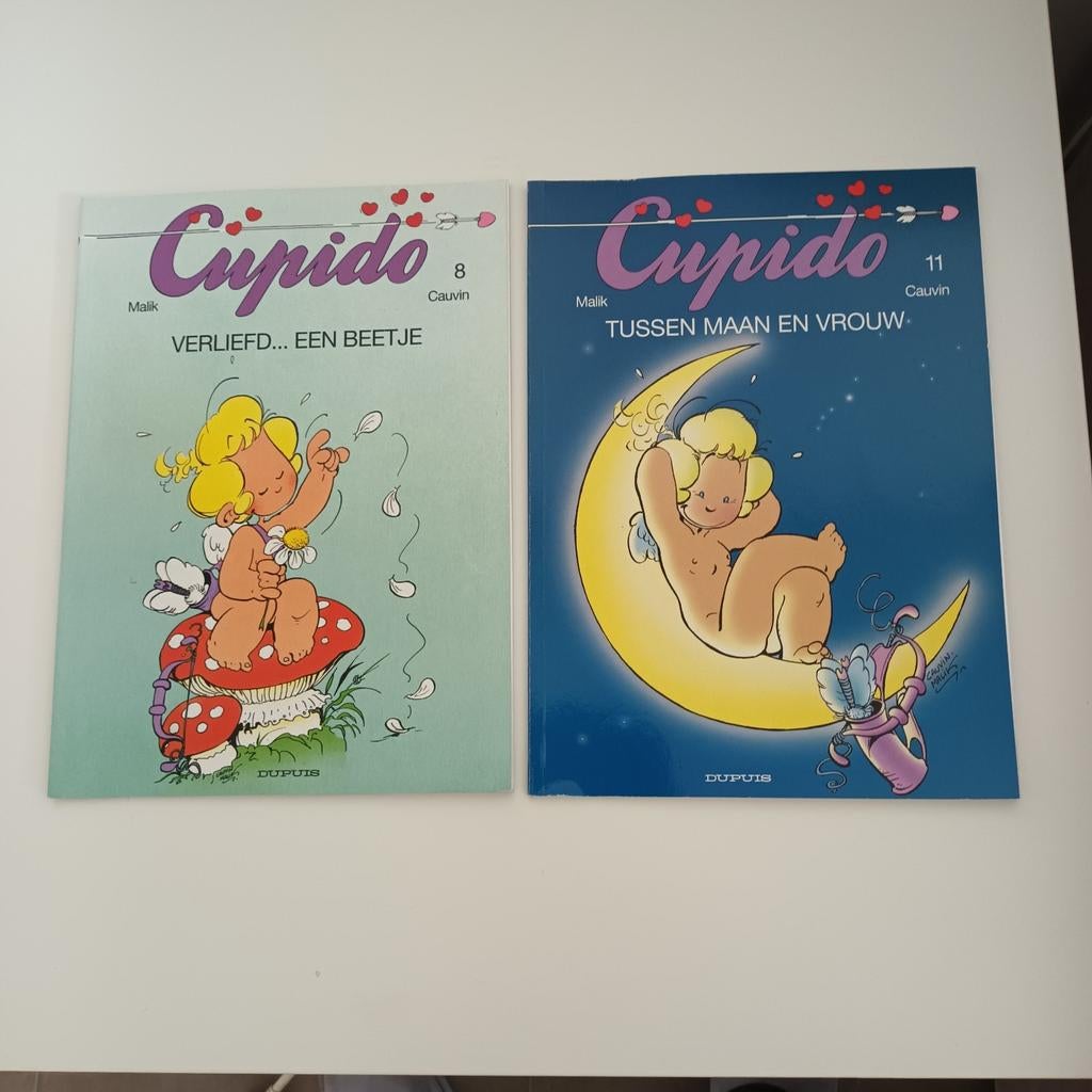 Cupido nr 8 en nr 11 verliefd een beetje  tussen maan en vro, Boeken, Ophalen of Verzenden, Zo goed als nieuw