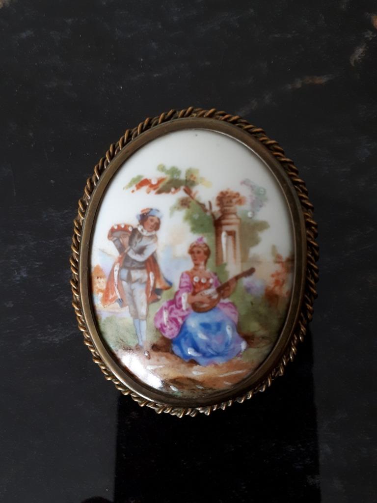 Broche porcelaine de Limoges, Enlèvement ou Envoi, Comme neuf