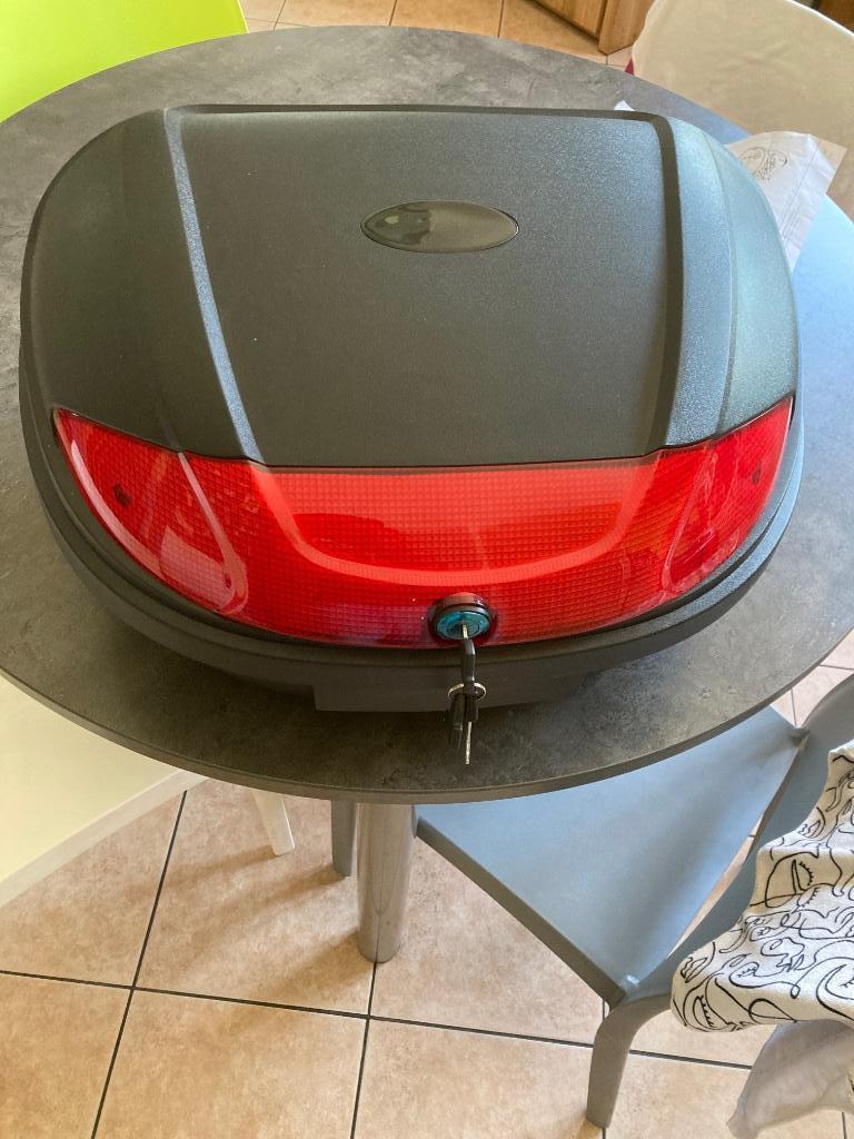 Top case et support Yamaha Xmax 300 2019, Motoren, Ophalen, Gebruikt