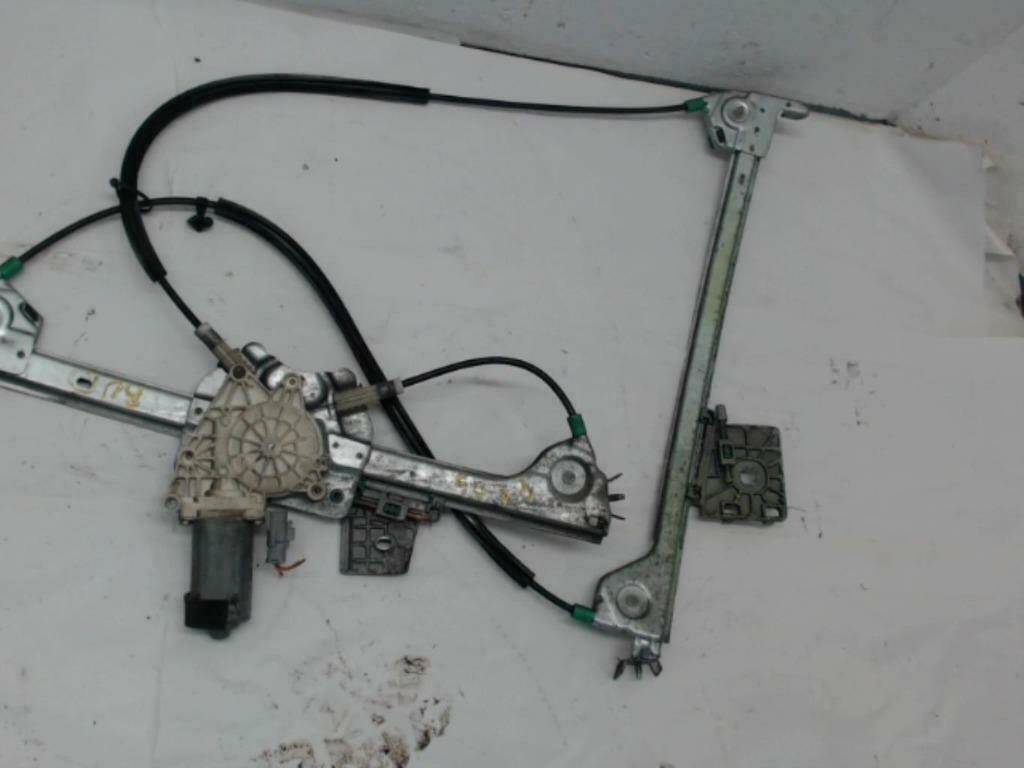 Lève vitre électrique avant droit Peugeot 206cc (1.6cc) 80kw, Ophalen, Gebruikt, Peugeot