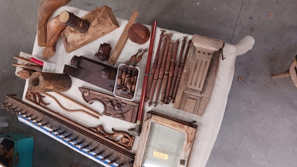 Objets d'ornement en bois, Enlèvement