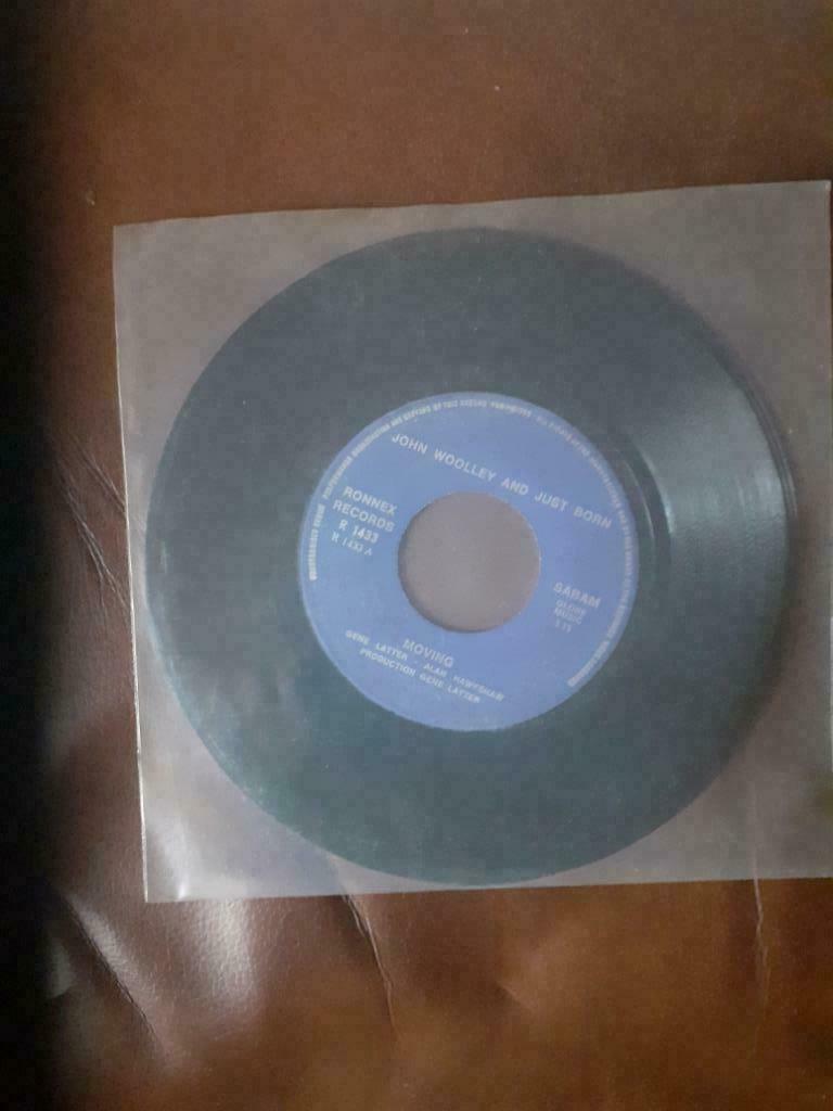45T John Woolley and Just Born : Moving (BELPOP), Ophalen of Verzenden