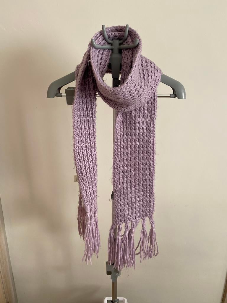 Echarpe lilas à paillettes de chez Camaïeu 1m 89, Garçon ou Fille, Enlèvement ou Envoi, Comme neuf, Écharpe