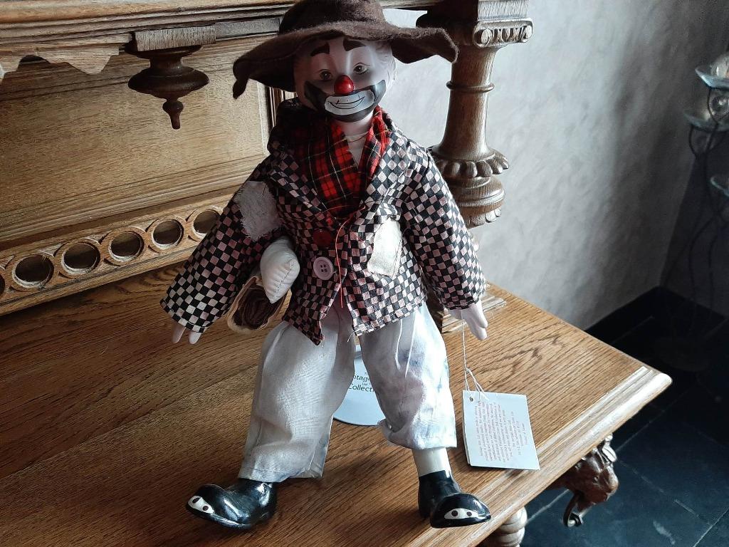 Poupée porcelaine  "clown ", Collections, Poupées, Poupée, Enlèvement ou Envoi