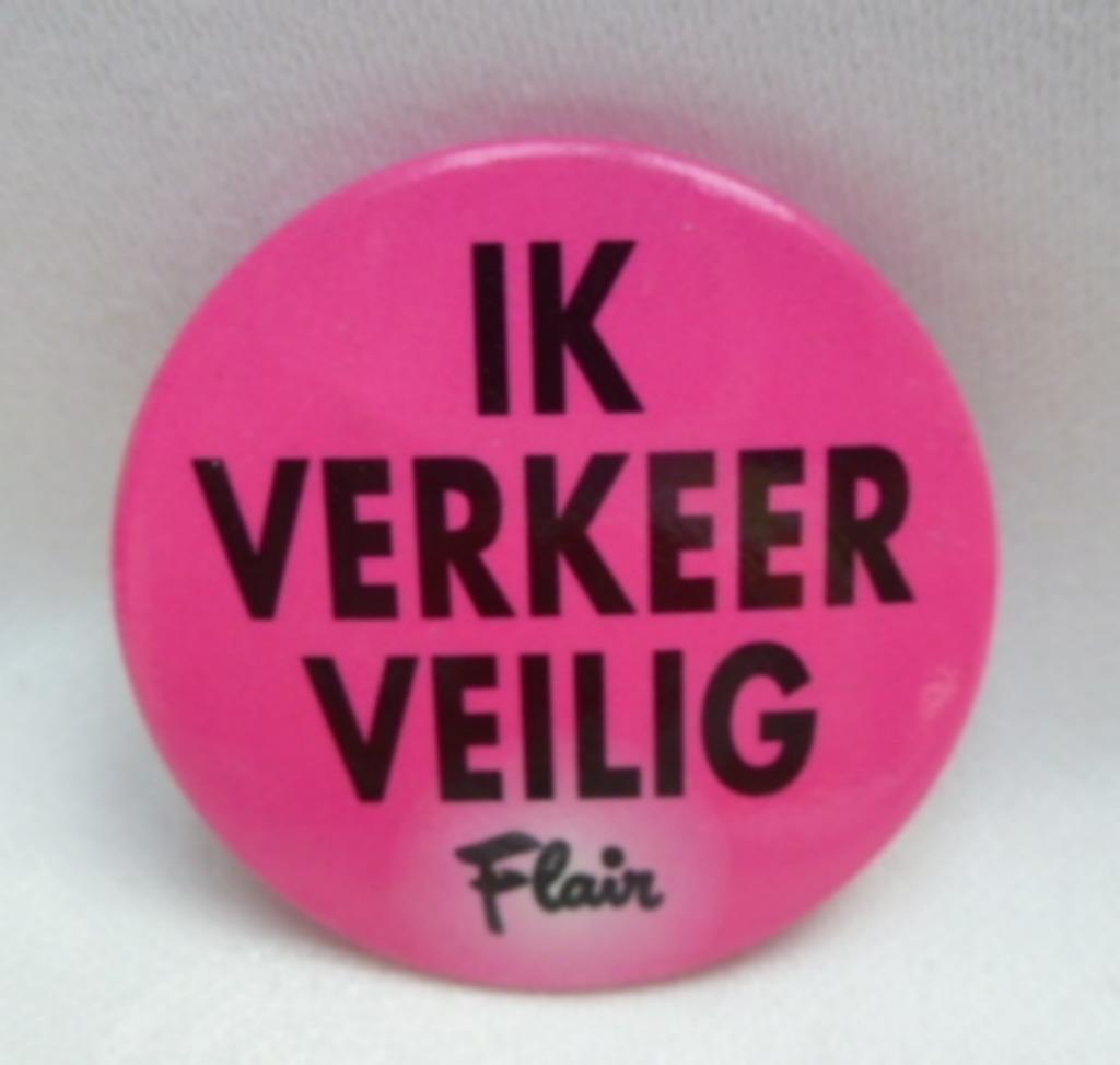 speldje button badge ik verkeer veilig Flair, Verzamelen, Ophalen of Verzenden, Zo goed als nieuw, Overige onderwerpen, Speldje of Pin