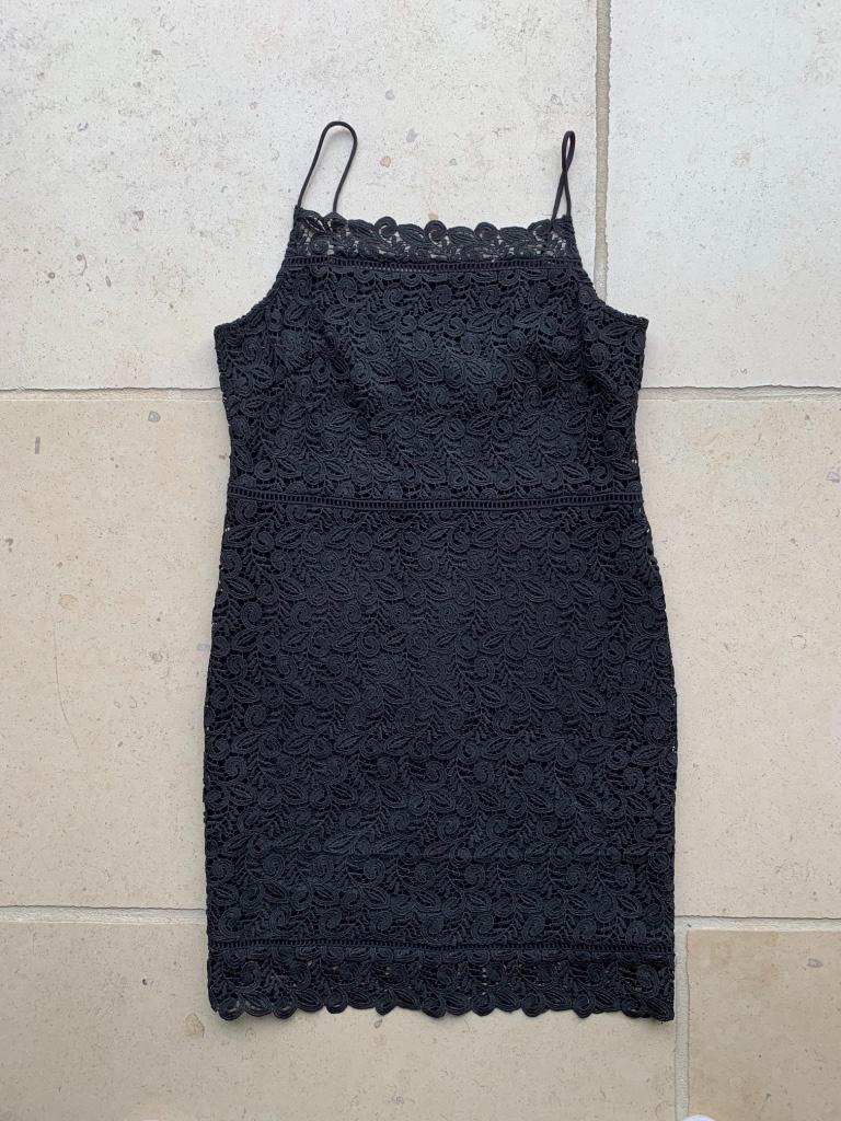 Zwart kanten dames kleedje met fijne bretellen, maat: Large, Maat 38/40 (M), Zwart, Ophalen of Verzenden, Zo goed als nieuw