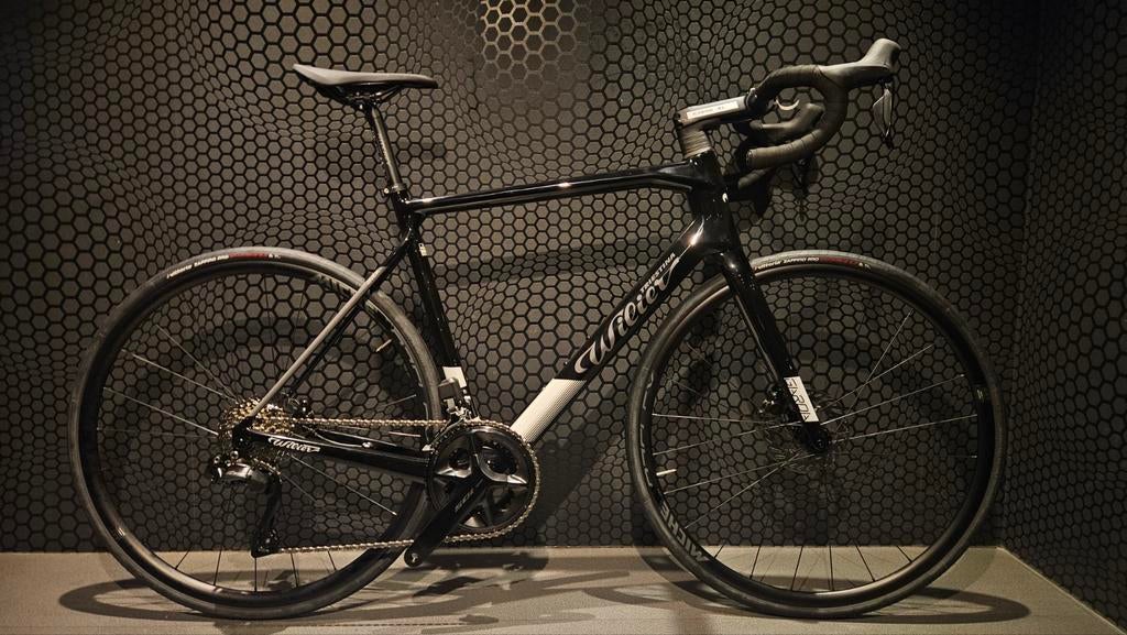 Wilier Garda xl € 3800
‍️carbon frame &carbon voorvork, Neuf, Wilier, Enlèvement, Jacky.sport@telenet.be