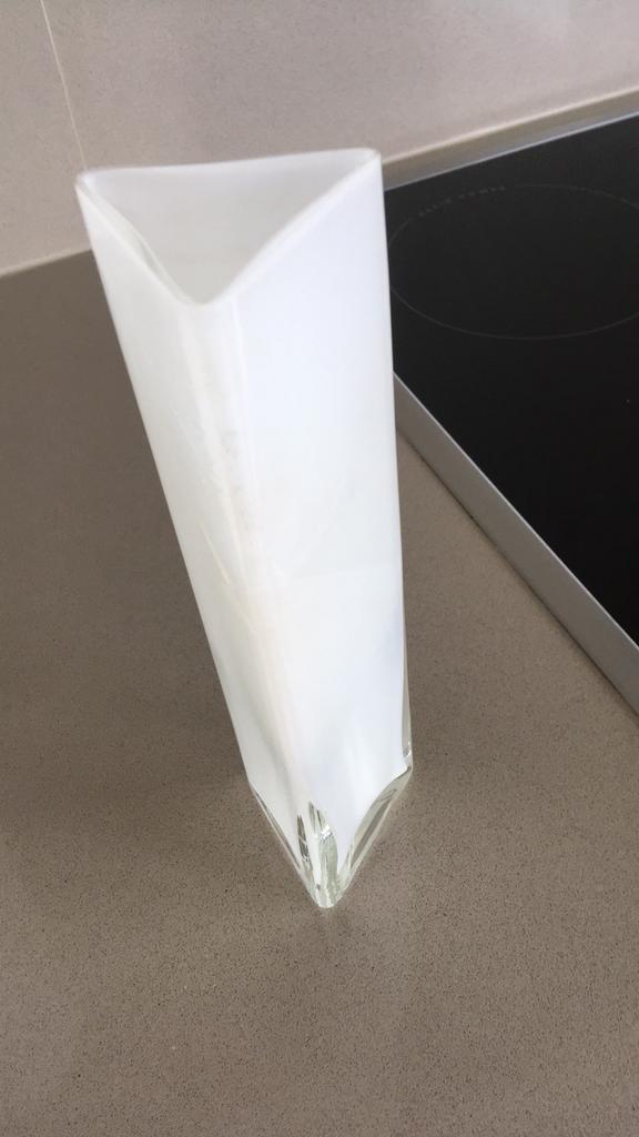 Vazen in glas of steen, Enlèvement ou Envoi, Comme neuf