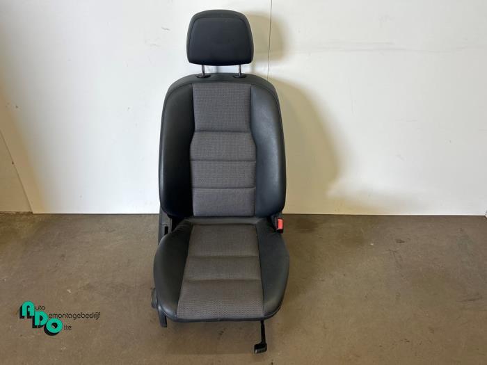 Siège droit d'un Mercedes C-Klasse (C-Klasse 08-), Autos : Pièces & Accessoires, Habitacle & Garnissage, Mercedes-Benz, Utilisé