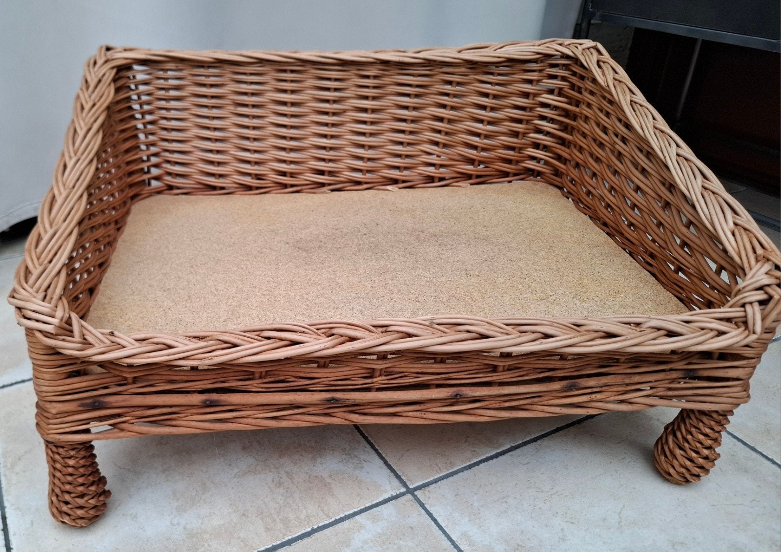 Rieten hondenmand als nieuw 60cm lengte x 43 cm breedte, Ophalen, Zo goed als nieuw, Riet