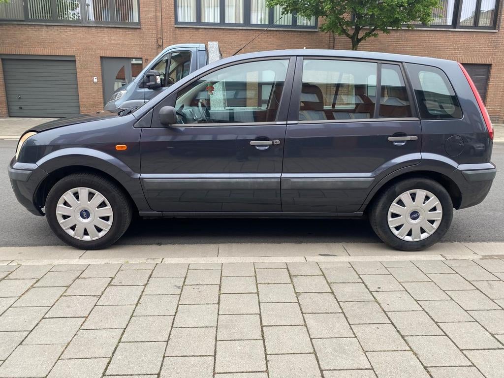Ford Fusion 1.4 essence année 2007 km 237 000, Autos, Argent ou Gris, Achat, Boîte manuelle, Noir
