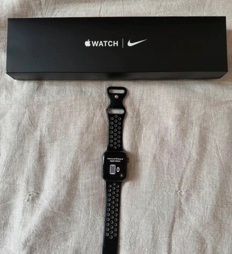 Lot de 2 montres Apple 40 mm, Enlèvement ou Envoi, Utilisé