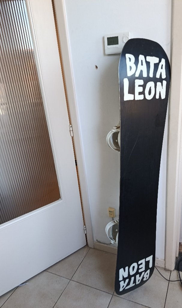 Snowboard bataleon + bindings Union, Sport en Fitness, Ophalen, Zo goed als nieuw, Board
