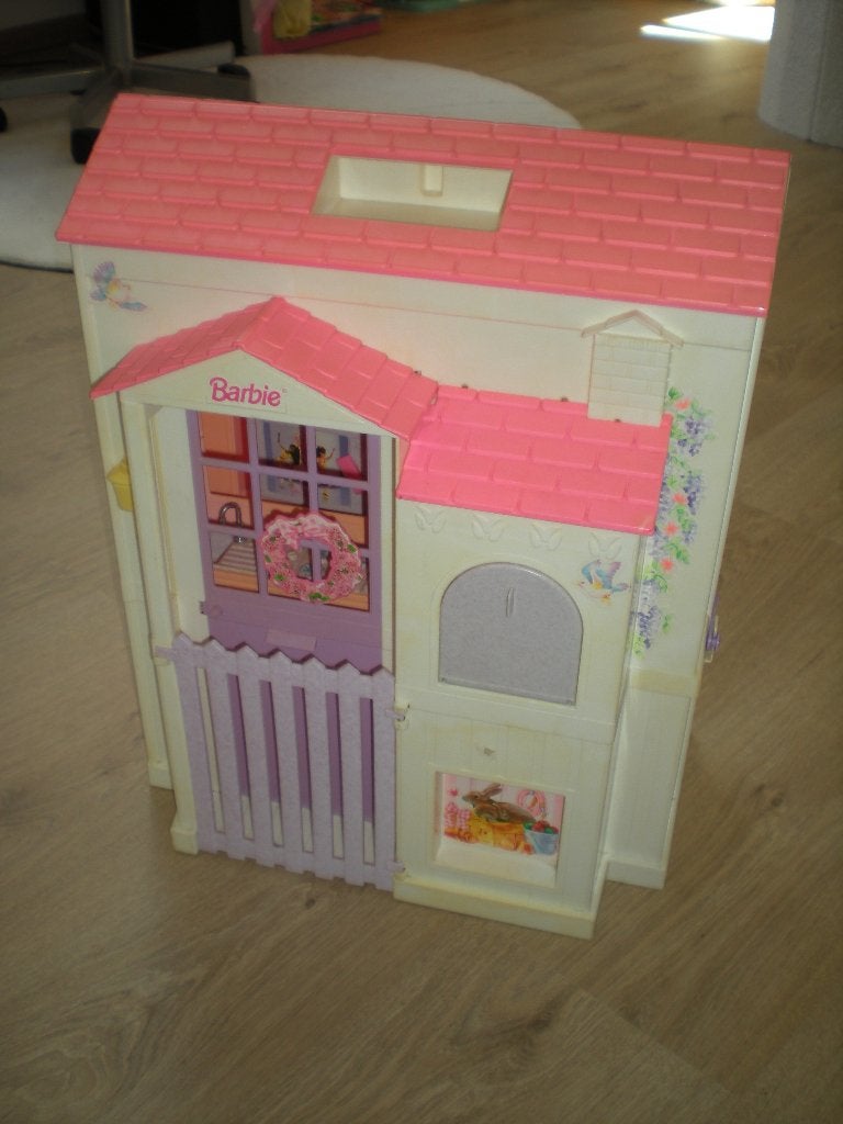 Lot Barbie avec maison, voiture et poupées Barbie, Enfants & Bébés, Jouets | Poupées, Enlèvement, Utilisé, Barbie