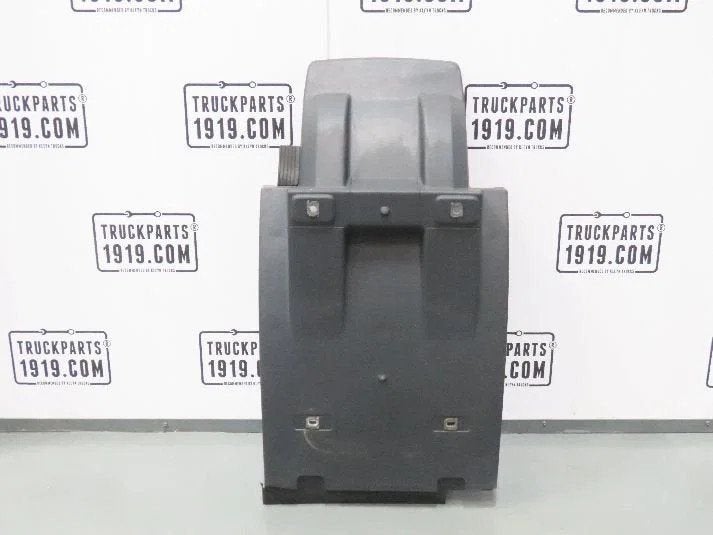 Volvo 82637695 |  Spatbord voor Li., Ophalen, Gebruikt, Volvo, Carrosserie en Plaatwerk
