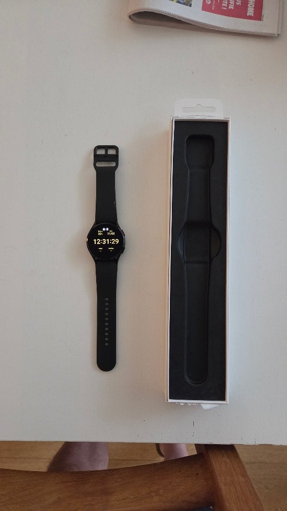 Samsung galaxy watch 4, Enlèvement, Comme neuf, Galaxy watch 4 classic