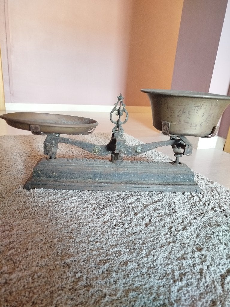 Balance ancienne + poids, Enlèvement
