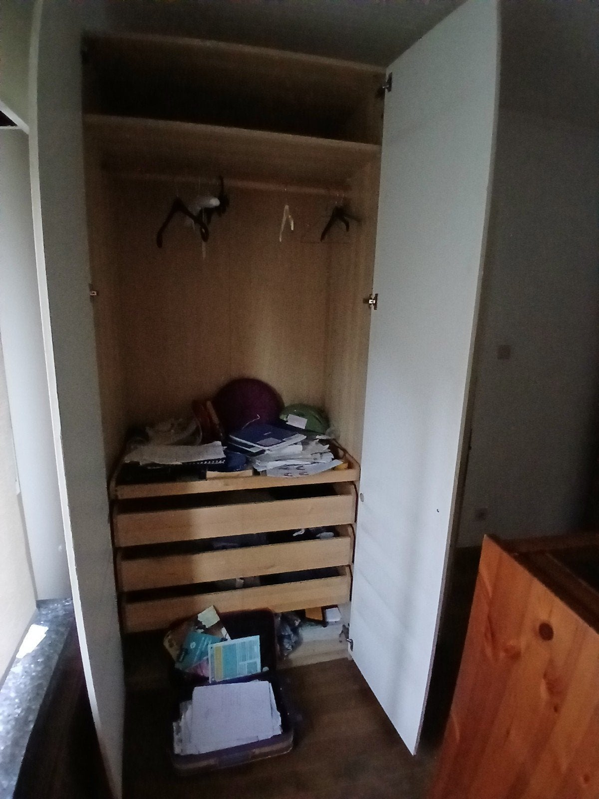 kast 2m36 hoog, 60 diep, 100 breed, Enlèvement