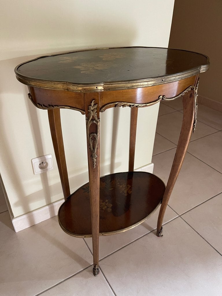 Petite table peinte de présentation, Antiquités & Art, Enlèvement