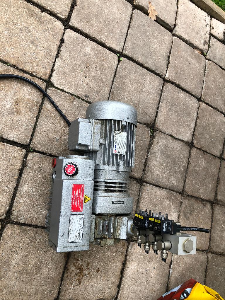 Rietschle Olie Gesmeerd Rotary Vacuümpomp VCB20(7), Doe-het-zelf en Bouw, Motoren, Ophalen, Gebruikt, Elektromotor