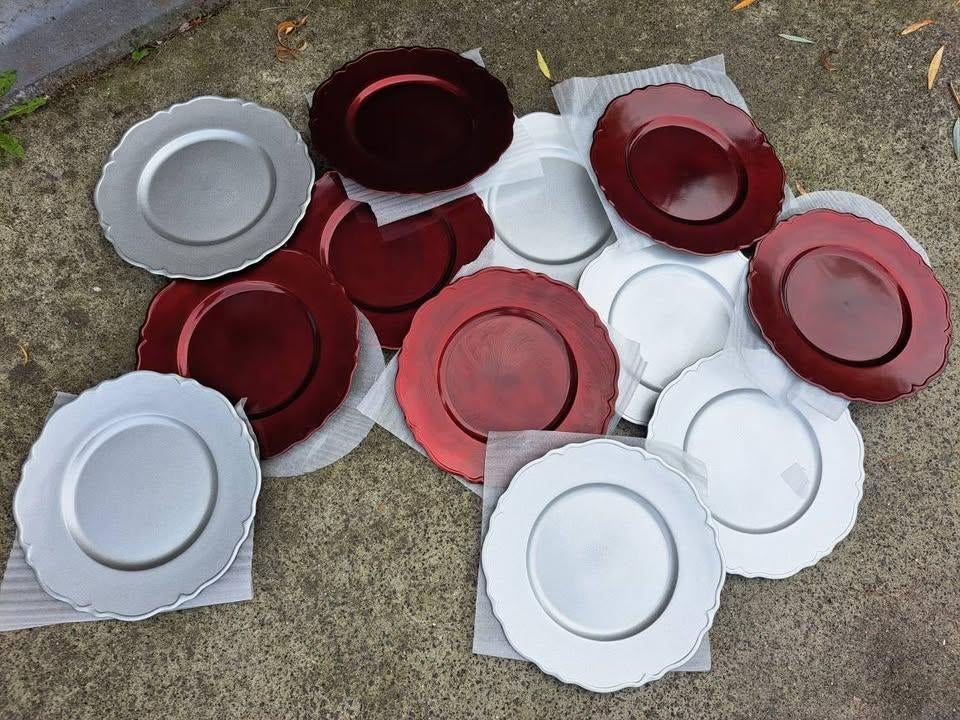 Onderborden rood en/of zilver, 33 cm, Maison & Meubles, Cuisine | Vaisselle, Neuf, Service complet, Autres matériaux, Enlèvement ou Envoi