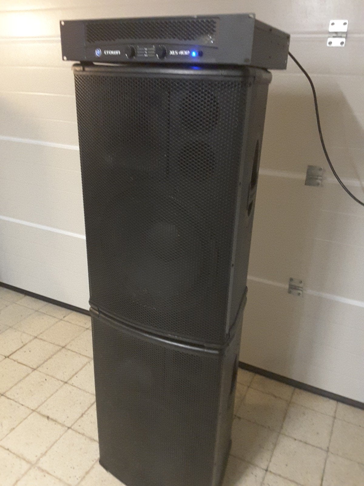 2 Behringer B1520 pro boxen met de bijhorende Crown XLS 402, Audio, Tv en Foto, Luidsprekerboxen, Ophalen, Zo goed als nieuw