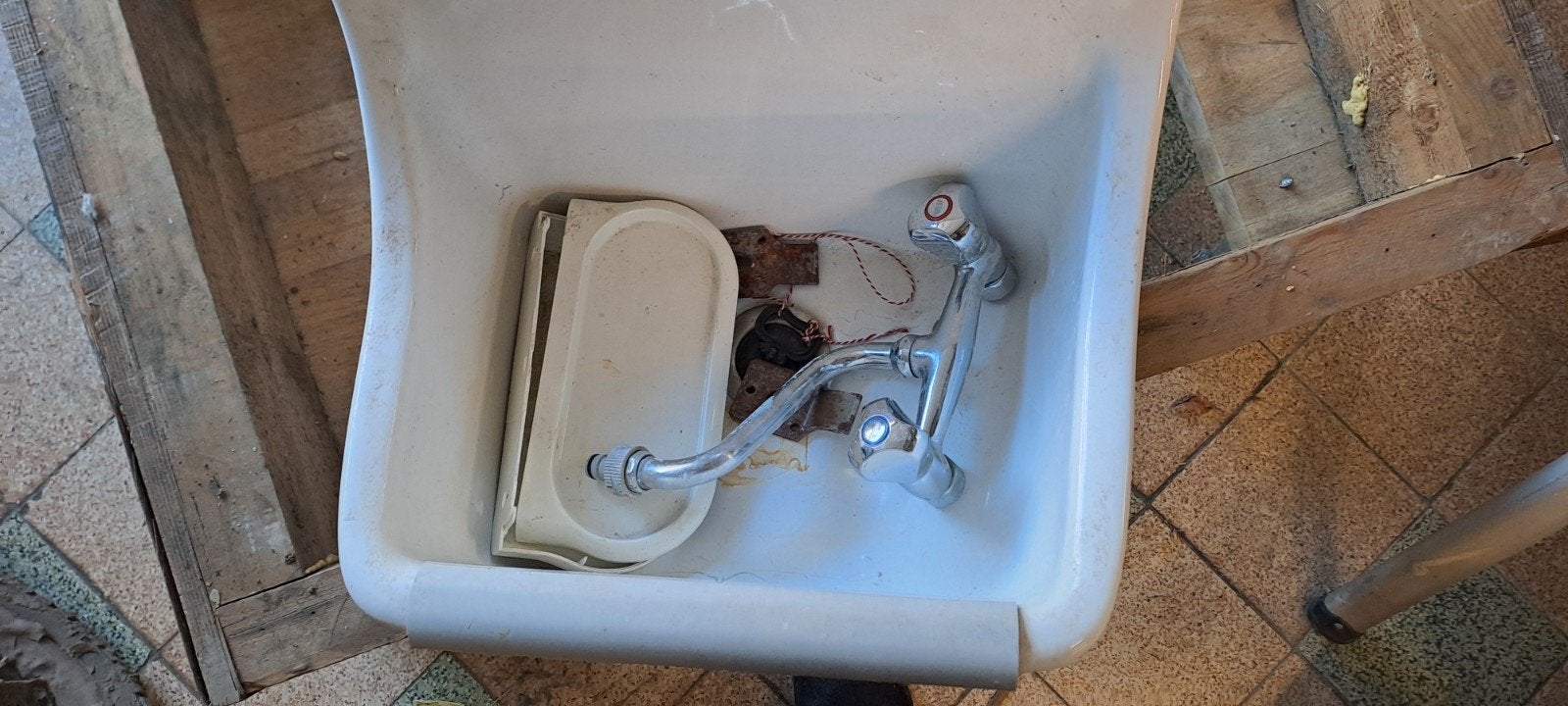 Lavabo en kraan, Ophalen, Kraan