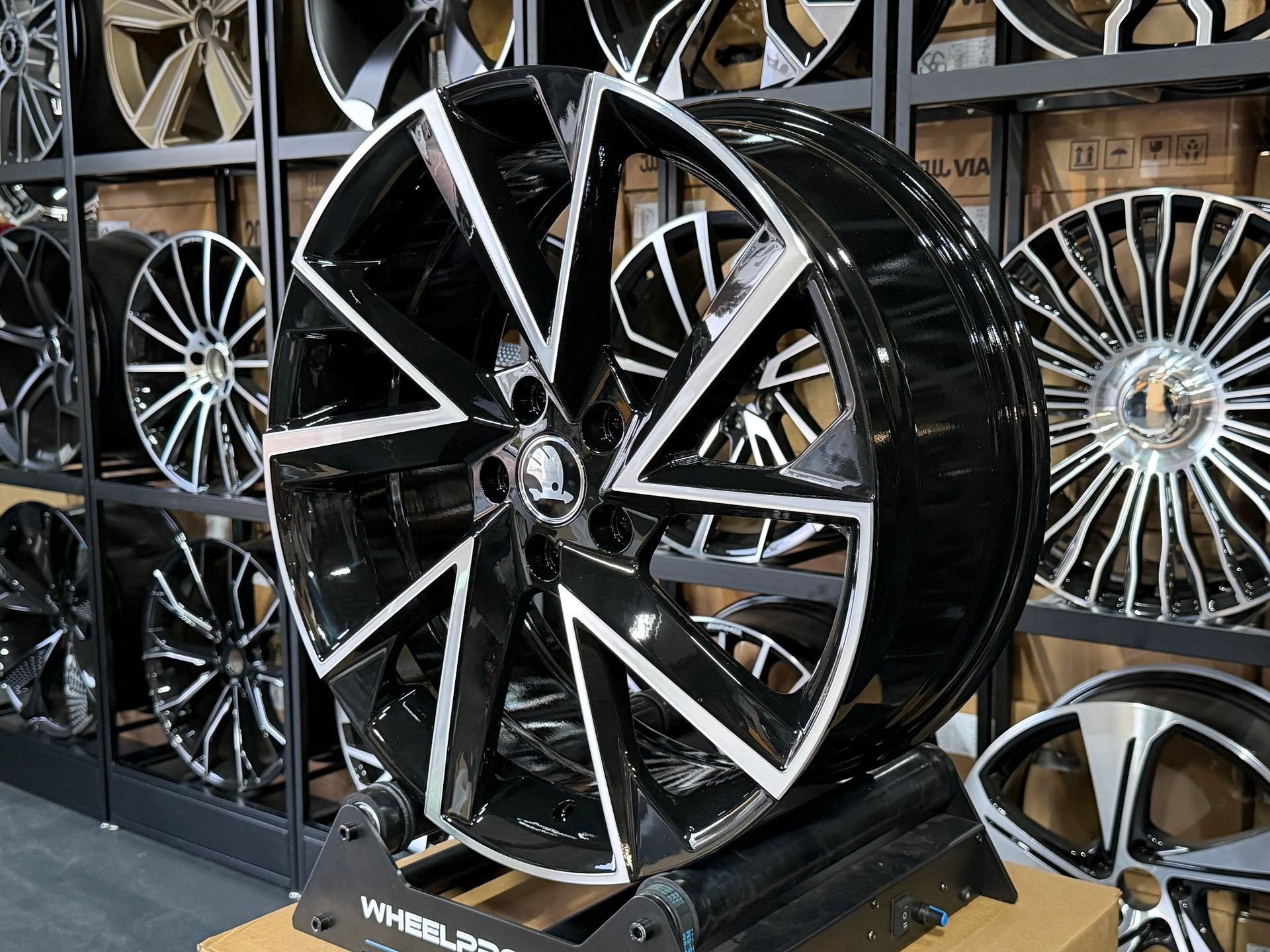 19" SKODA RS Look Sportvelgen SKODA OCTAVIA KODIAQ KAROQ VW, Auto-onderdelen, Velg(en), -, -, Nieuw