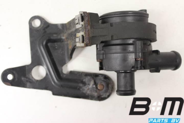 Extra waterpomp Audi A3 8V 5Q0121599J, Gebruikt