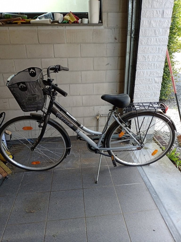 Vélo de ville non électrique Nevada femmes avec engrenages, Vélos & Vélomoteurs, Autres marques, Vitesses, Frein sur jante, Comme neuf