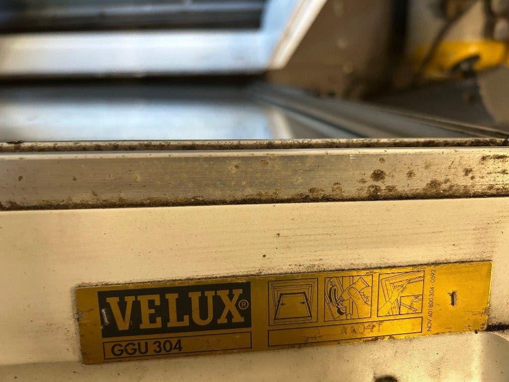 VELUX GGU 304 + mechanische rolluik., Doe-het-zelf en Bouw, Ophalen, Gebruikt, Dakraam, Dubbelglas