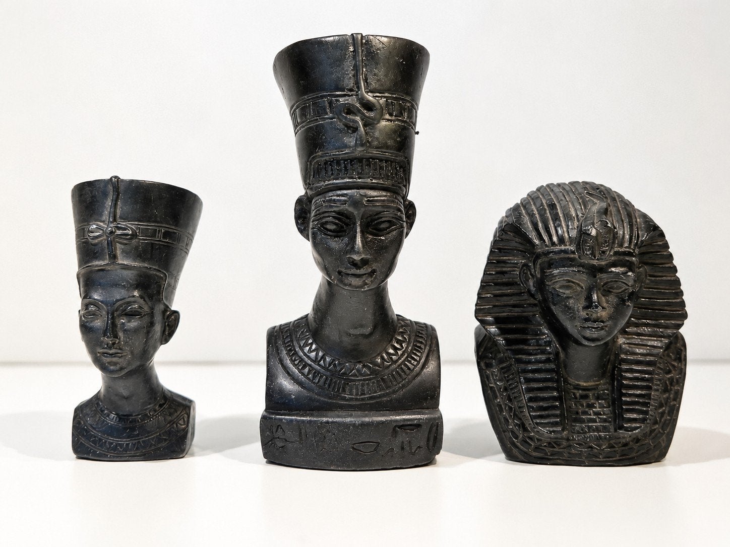 Ensemble de 3 bustes égyptiens — Néfertiti et Pharaon — vint, Enlèvement ou Envoi, Utilisé