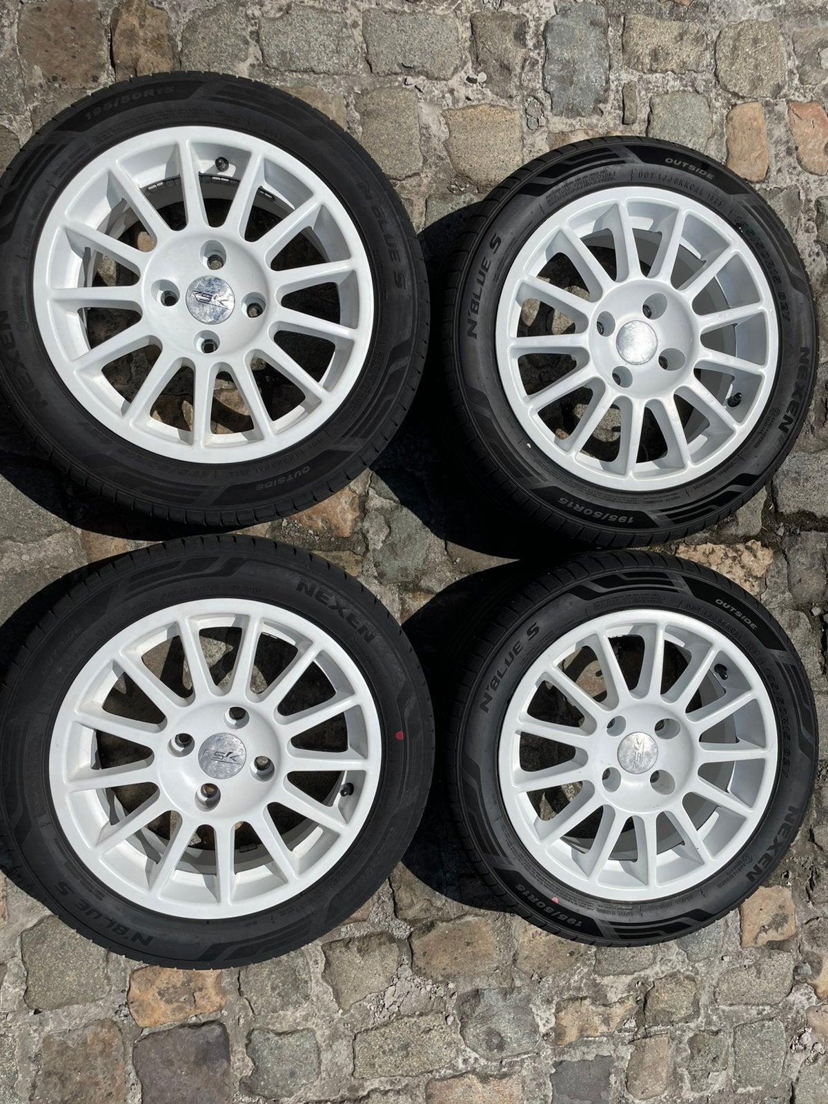4 jantes avec pneus NEUF 4x108, 15 pouces, Pneus et Jantes, Pneus été, Enlèvement