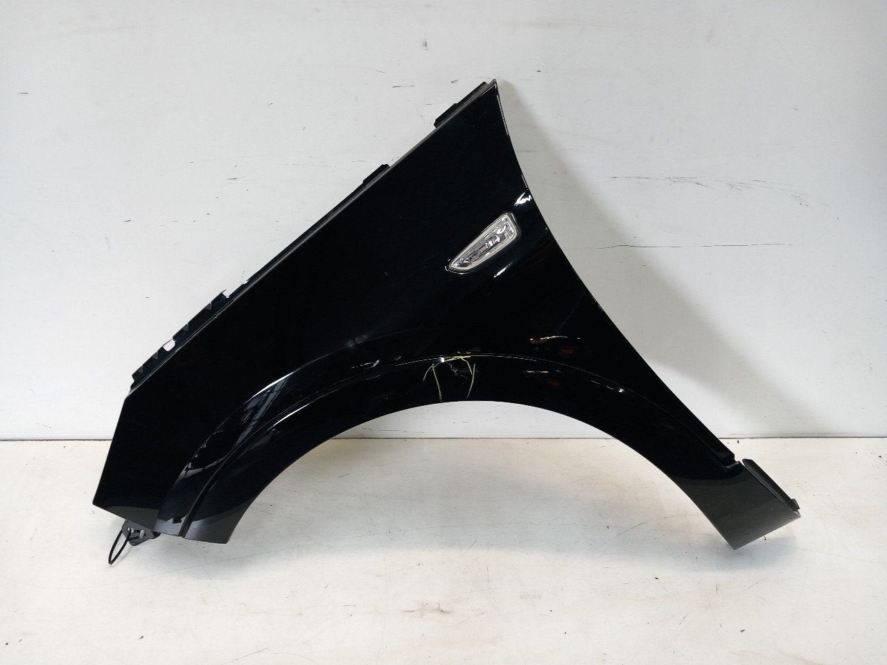 Spatbord links voor Opel Grandland, Onderdelen@venauto.nl, Van der Ven Autorecycling B.V., Gebruikt, Ettenseweg 76, 4706 PB Roosendaal, The Netherlands