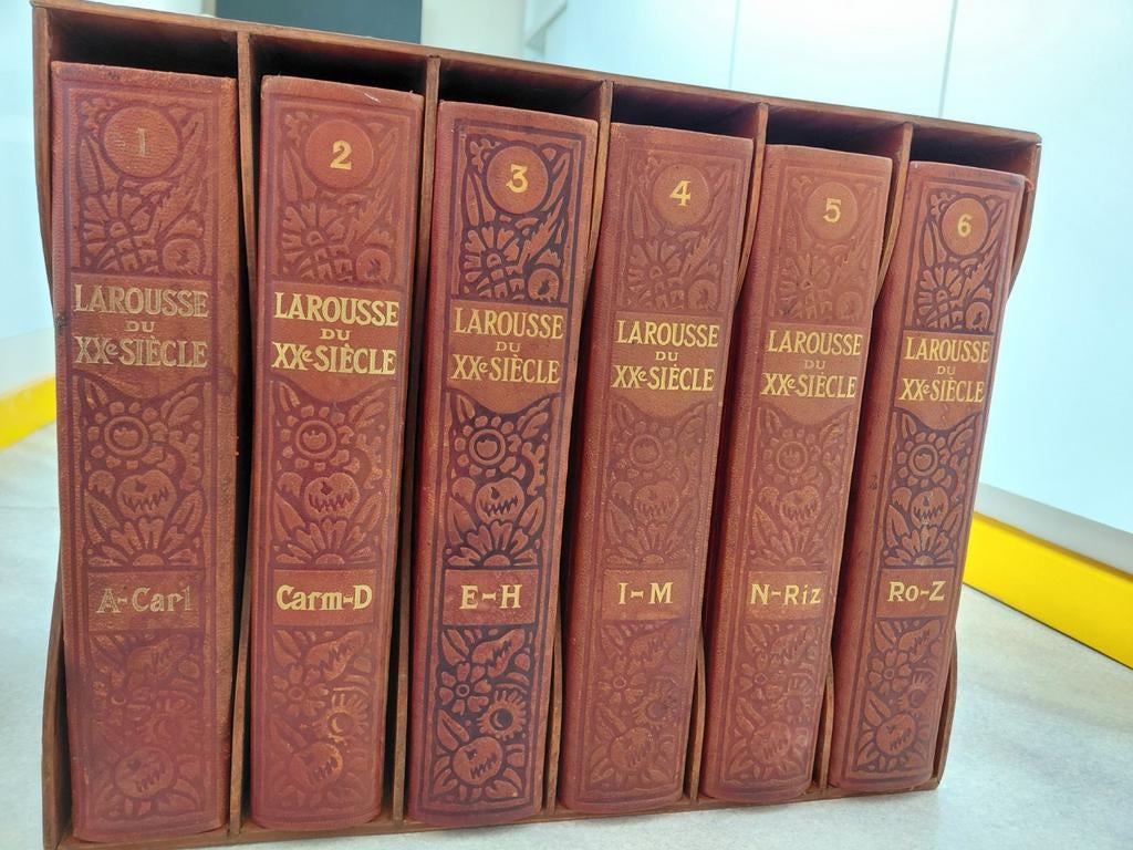 Larousse du xxe siècle 6 delen in houten cassette, Ophalen
