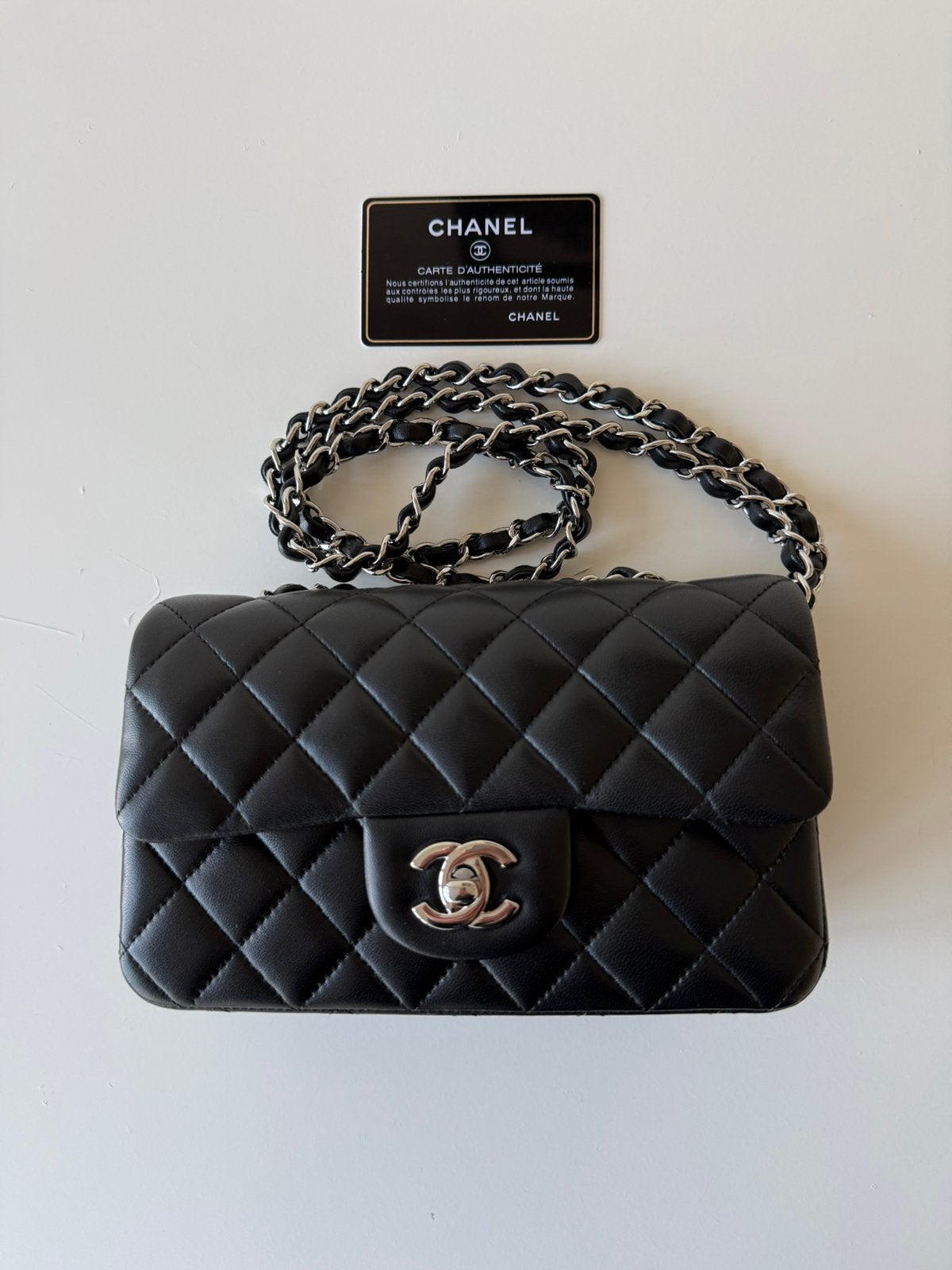 Chanel Mini Rectangular Flap Bag Black, Ophalen of Verzenden, Zo goed als nieuw