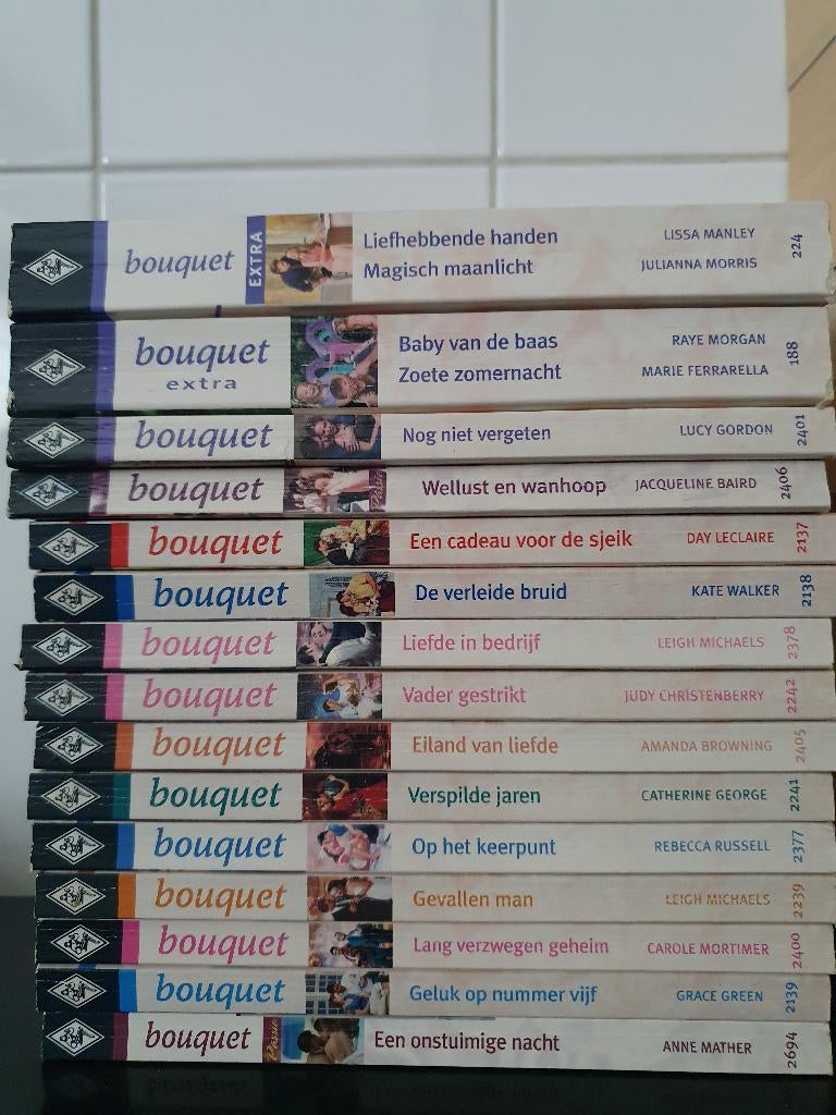 Bouquet boeken - 44 verhalen, Boeken, Romans, Zo goed als nieuw, België, Ophalen
