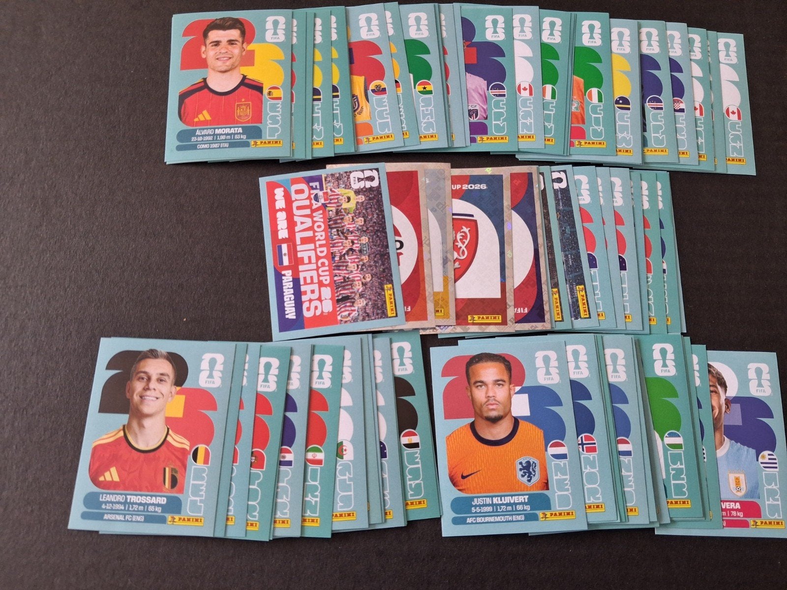 Panini FIFA World Cup 2026 "100 stickers" Nieuwe staat  (N), Verzamelen, Verzenden, Nieuw, Sport