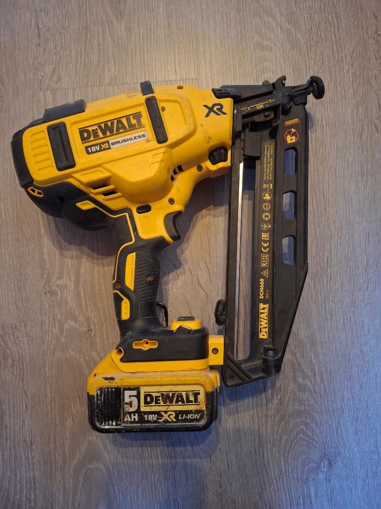Nagelpistool/Afwerktacker DeWALT 18V 16GA + Accu 5.0Ah 18V, Ophalen, Gebruikt