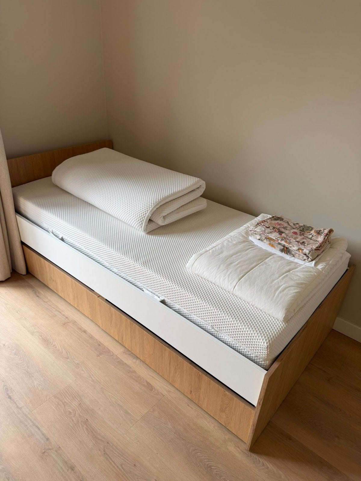 Eenpersoonsbed compleet - scandinavisch, Ophalen, Zo goed als nieuw, 200 cm