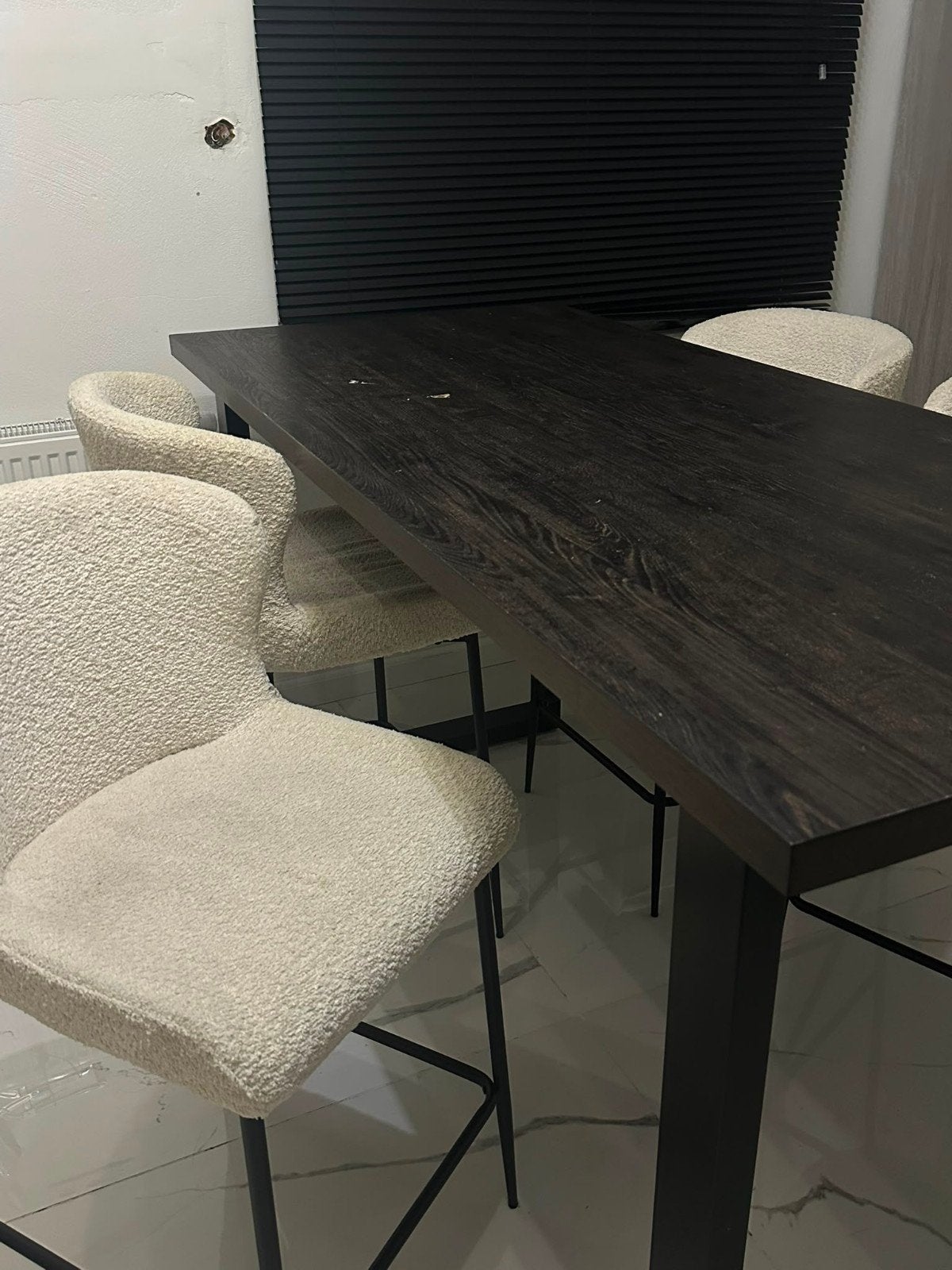 Keuken eettafel met 4 barstoelen in tedy stof., Ophalen of Verzenden