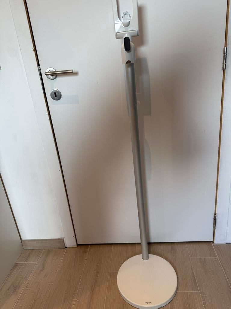 Pied Dyson, Enlèvement, Comme neuf