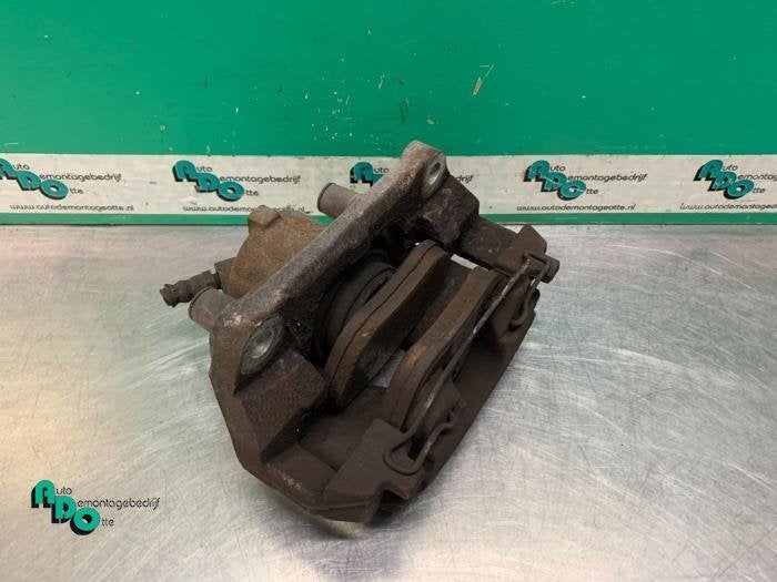 Etrier de frein (pince) avant gauche d'un Renault Megane (Me, Renault, -, 3 mois de garantie, Utilisé