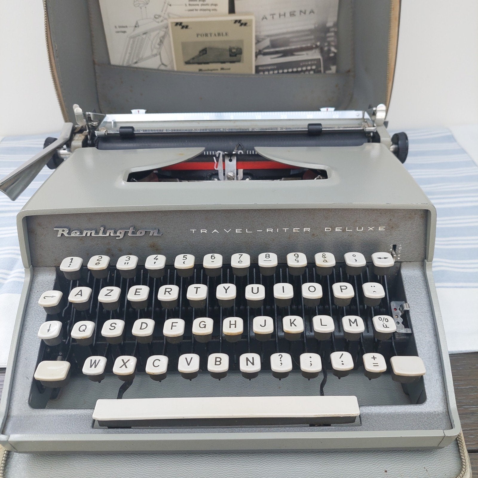 Oude vintage schrijfmachine Remington in koffer + handleidin, Diversen, Typemachines, Ophalen