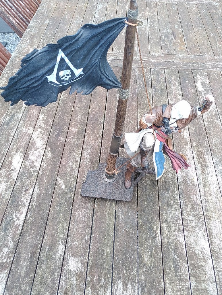 Assassin's Creed figuur met zwarte vlag, Ophalen of Verzenden, Gebruikt, Overige typen