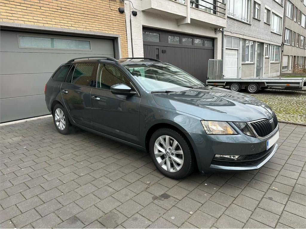 Le GNC, moins cher que le diesel. Skoda Octavia 1.5 tgi DSG, Argent ou Gris, Noir, 96 kW, Break