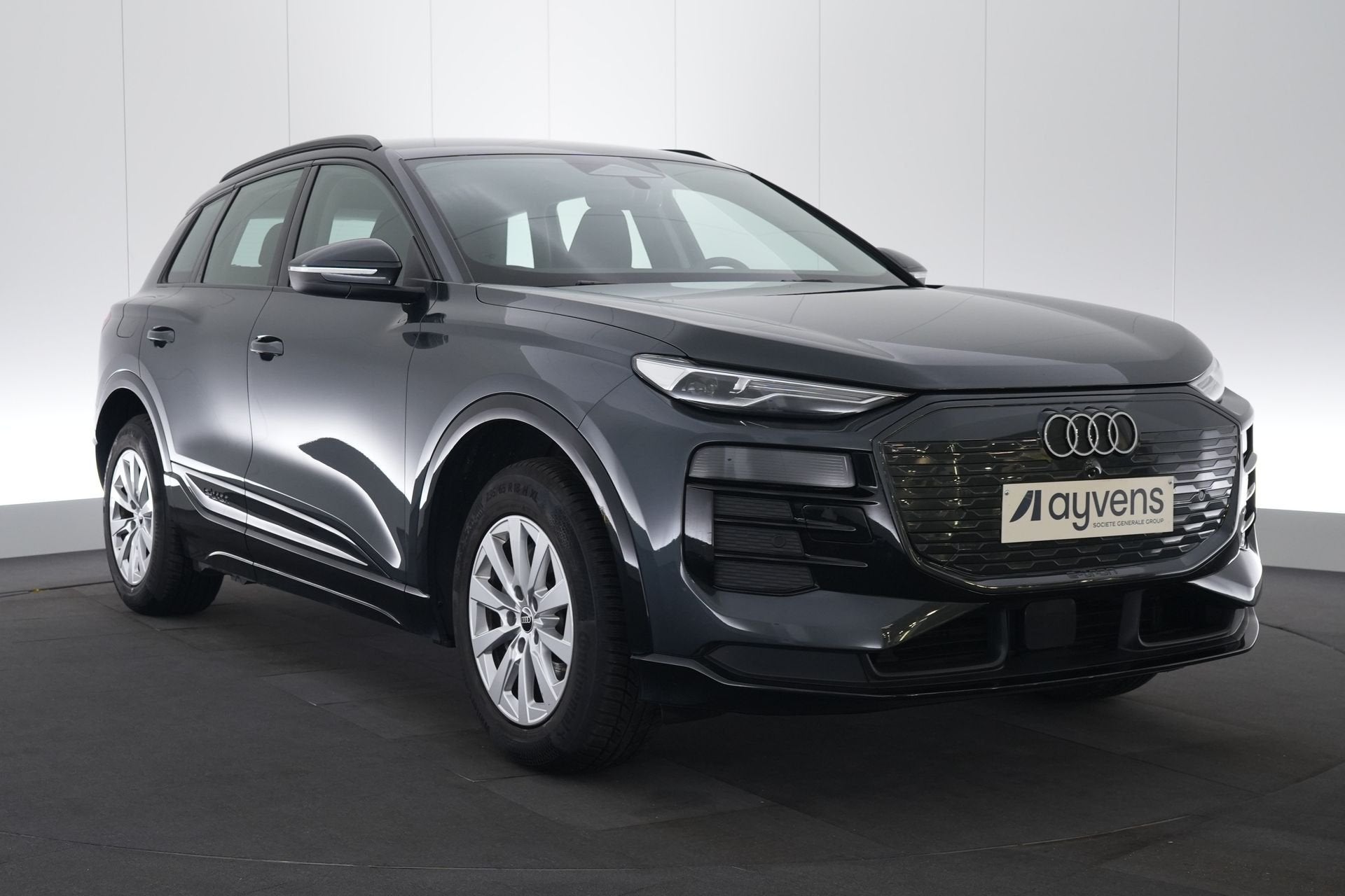 (2GSR469) AUDI Q6 E-TRON, Autos, Achat, https://public.car-pass.be/vhr/2535ef91-e3b4-4b77-835d-97f928a485cf, Carnet d'entretien