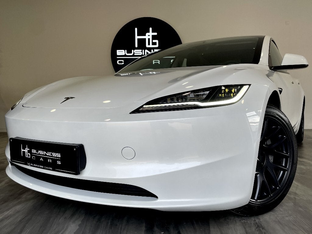 Tesla Model 3 RWD/ STANDARD RANGE/ PREMIUM/ HIGHLAND/ FSD 4, Auto's, Tesla, Automaat, Zwart, 208 kW, Wit