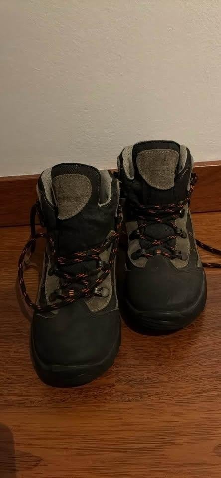 Chaussures de marche enfant Berghen taille 34, Garçon ou Fille, Enlèvement, Utilisé, Chaussures