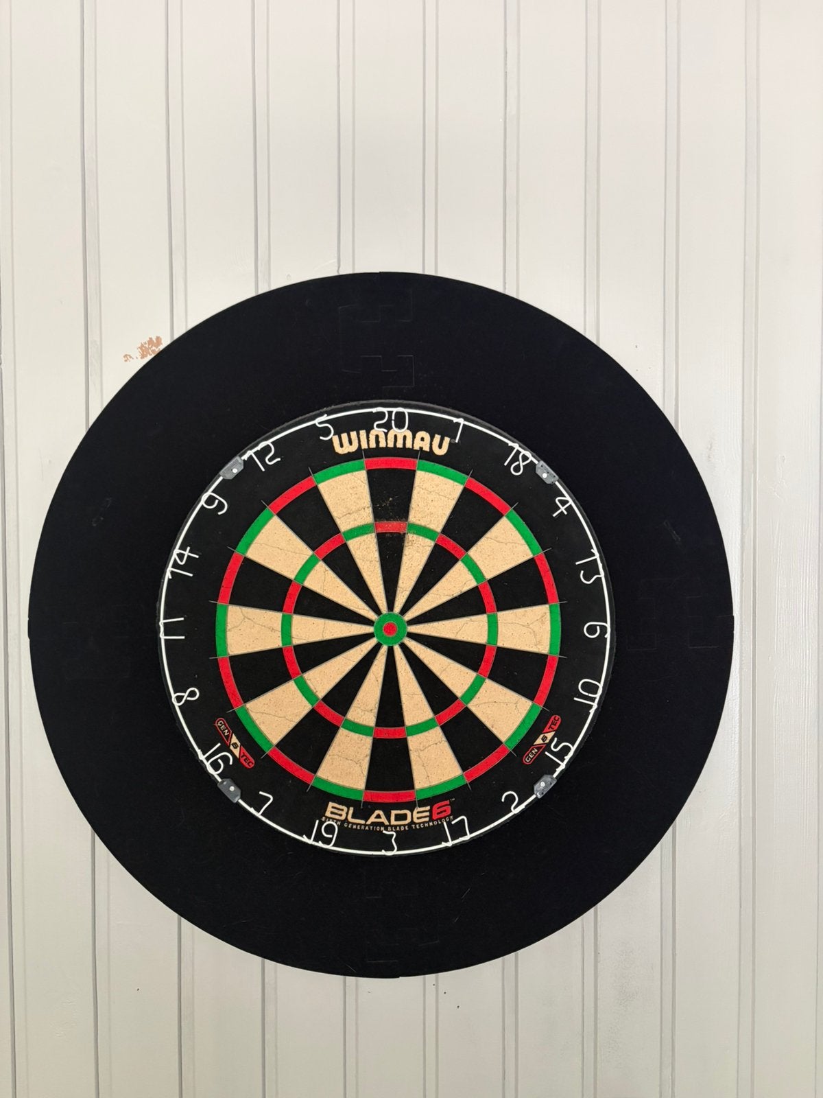 Winmau blade 6 ( met surround), Sport en Fitness, Darts, Ophalen, Zo goed als nieuw